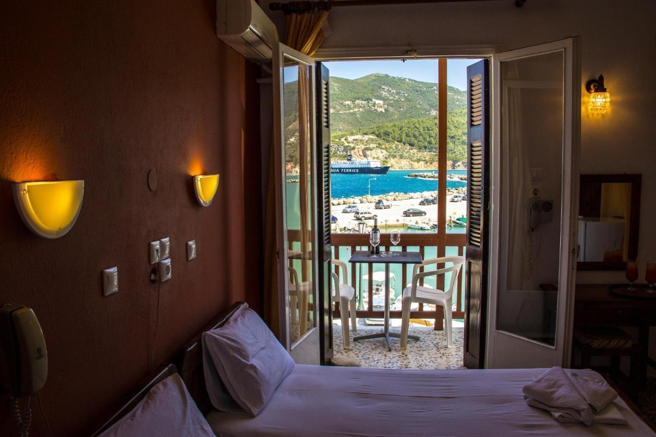 Georgios L Hotel Skopelos Exterior foto