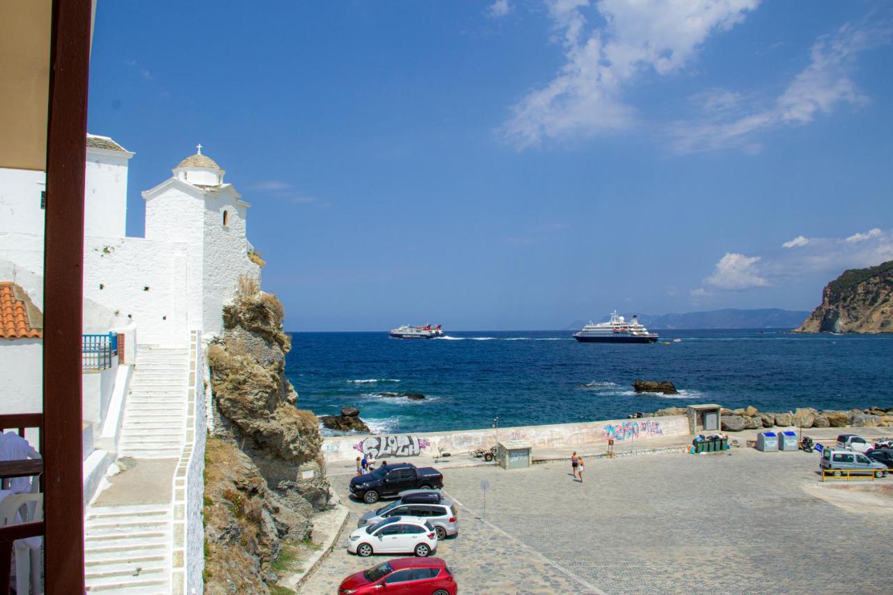 Georgios L Hotel Skopelos Exterior foto